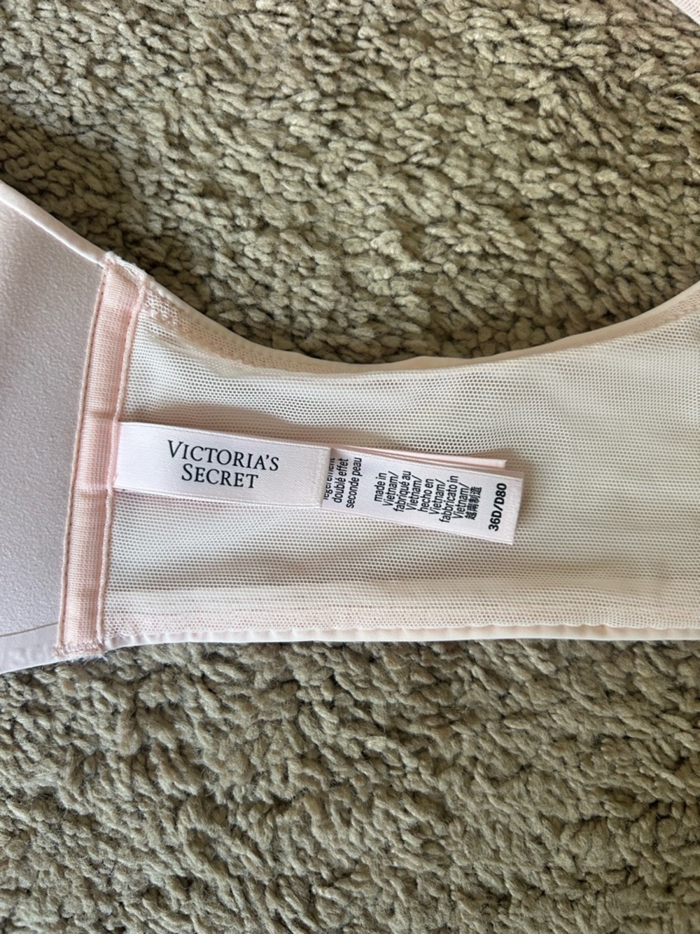 NWOT Victoria's Secret Light Pink Racerback Molded T-Shirt Bra front close - Picture 3 of 3